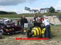 A ''bee sidecar''  and ''bee-flag'' 